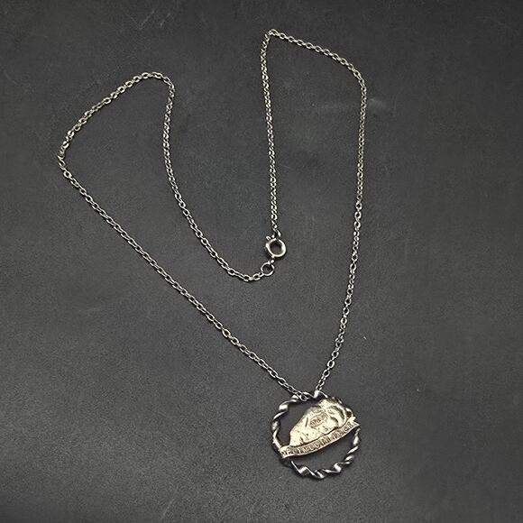 Plymouth Rock Pendant Necklace Silver Tone Vintage Massachusetts Souvenir - Picture 3 of 9